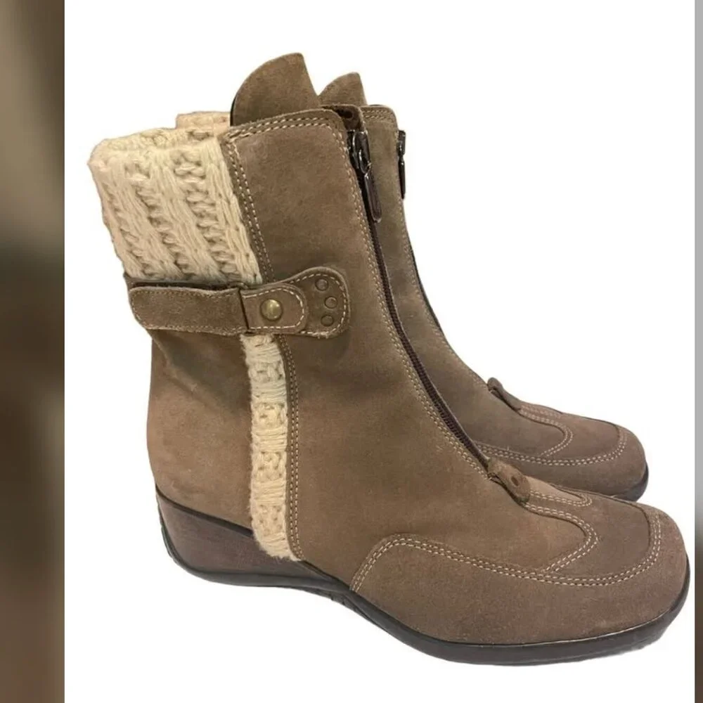 Aquatalia Leather Sweater Knit Cuff Front Zippered Wedge Boots Women's size 7.5